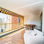 Stylish Seaview Apartment With Pool Access