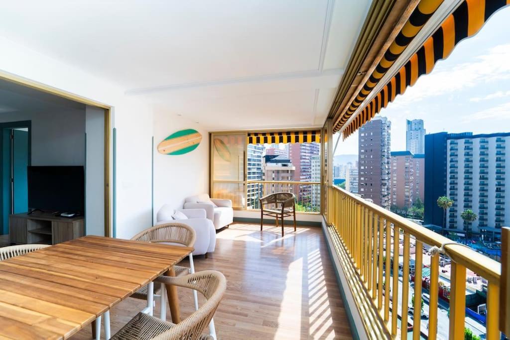 Apartment Stylish Seaview With Pool Access