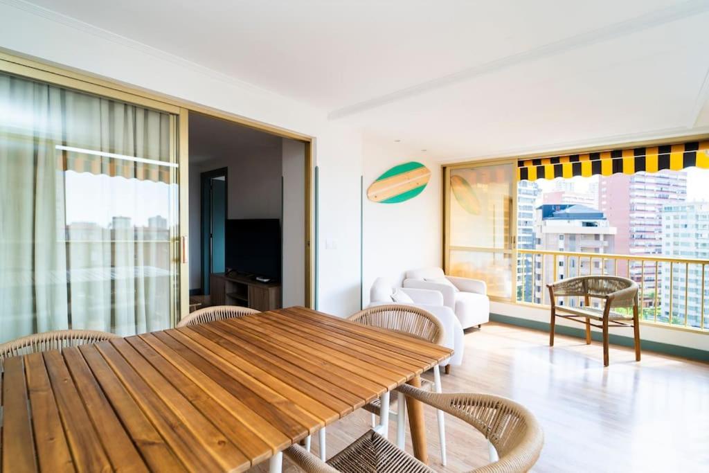 Stylish Seaview With Pool Access Apartment