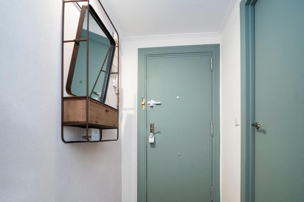 Stylish Seaview With Pool Access Apartment Benidorm