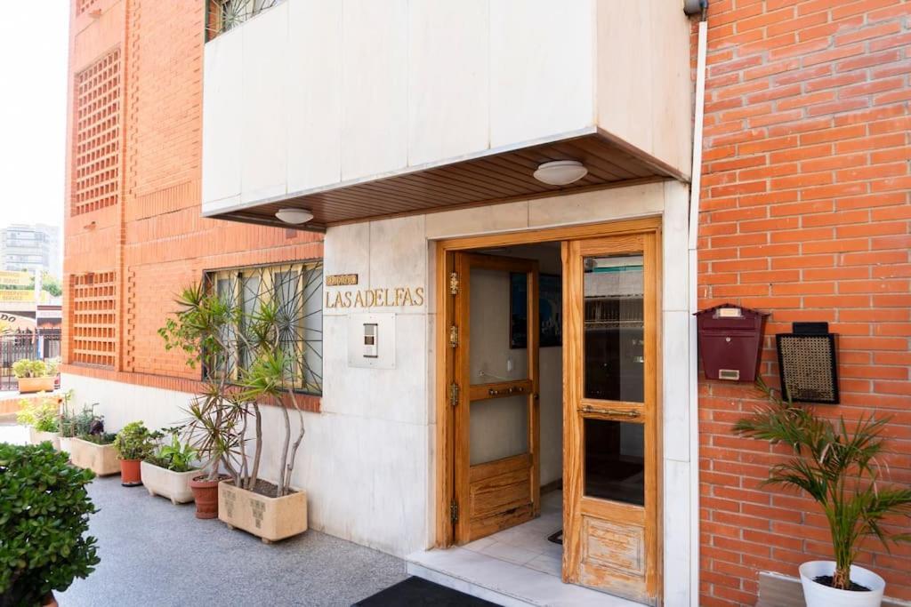 Apartment Stylish Seaview With Pool Access